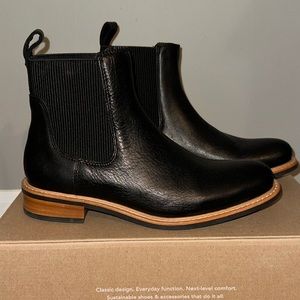 Nisolo Carmen Chelsea Boots